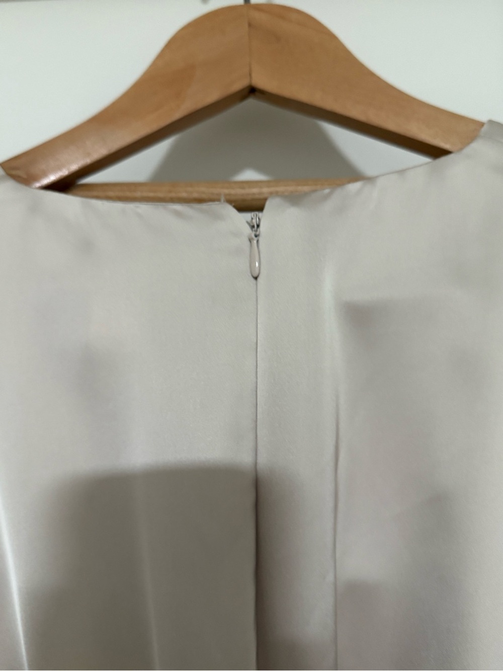 H&M Silky satin midi/maxi cream dress with balloon sleeves and waist tie - Picture 10 of 11